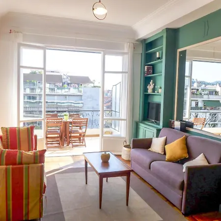 Les Empereurs Apartment